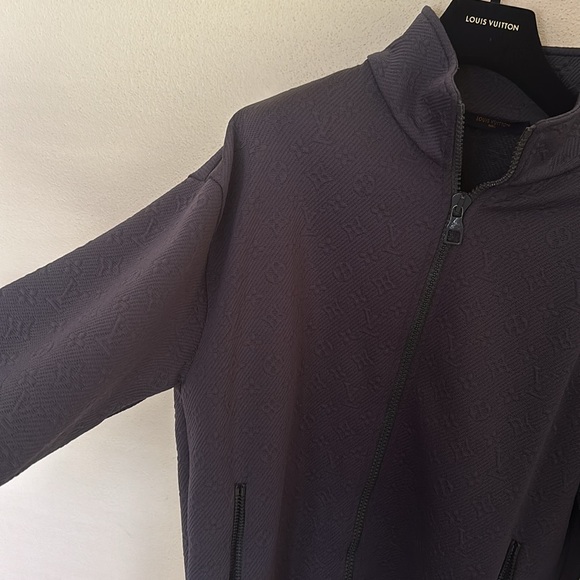 Louis Vuitton Sweater - Picture 4 of 5